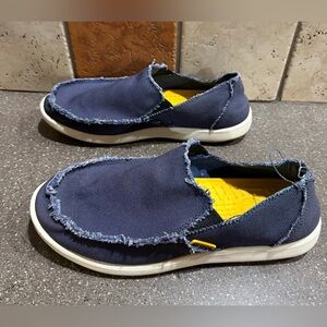 Crocs Men’s Navy Blue Slip-On Shoes with Frayed Edges size 8